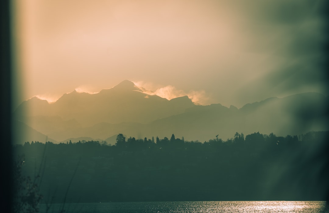 mont blanc seen from across the lake